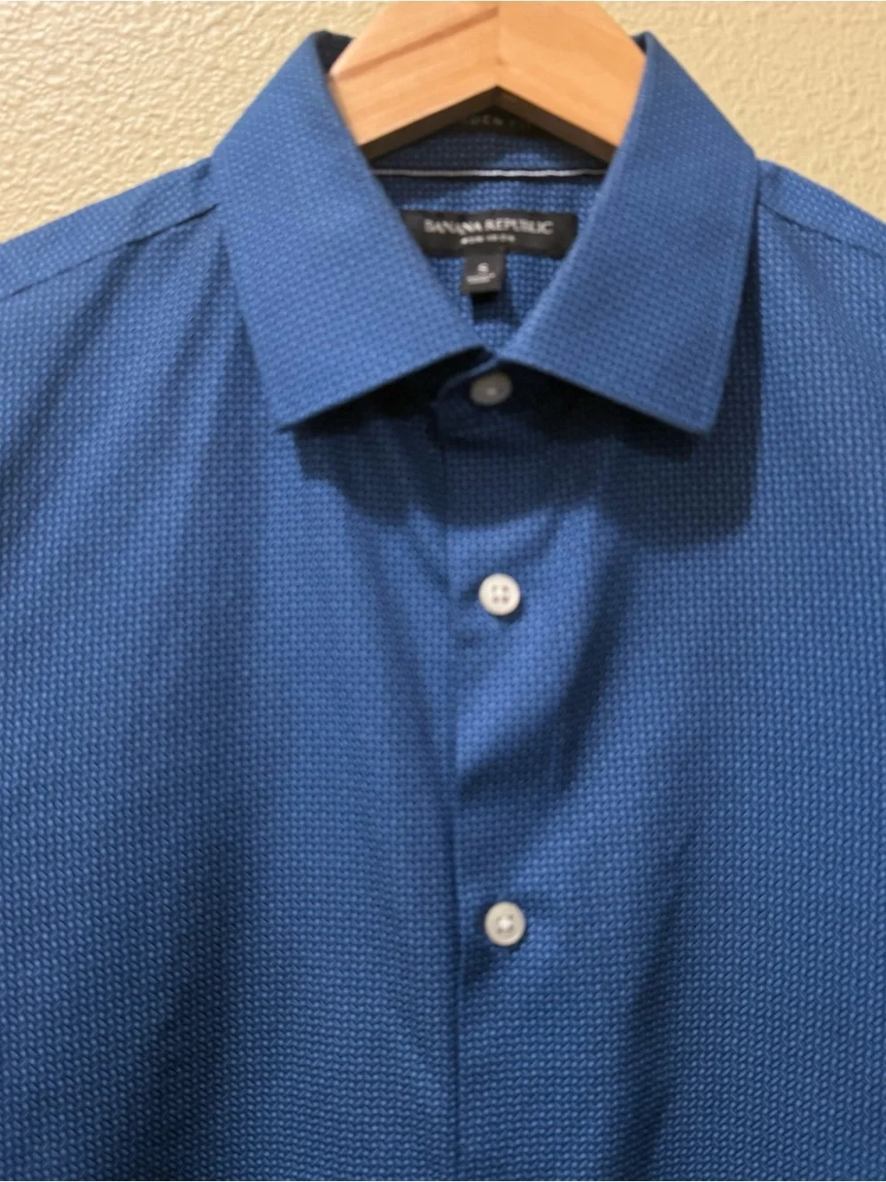 Men’s Small Banana Republic Blue Non-Iron Camden Fit Long Sleeve Button Up Shirt